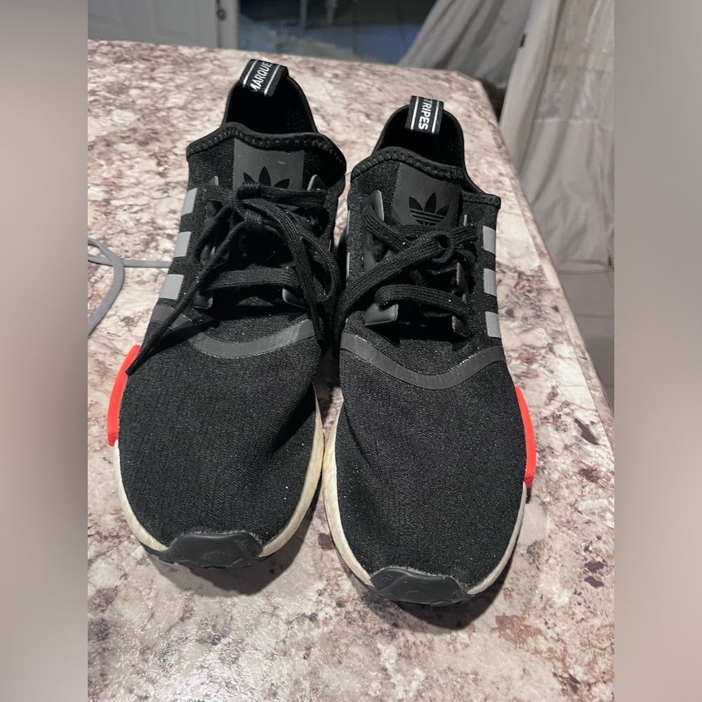 Men’s Three Stripe Adidas Size 10.